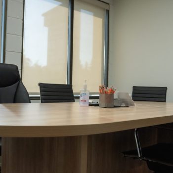 boardroom-with-chairs